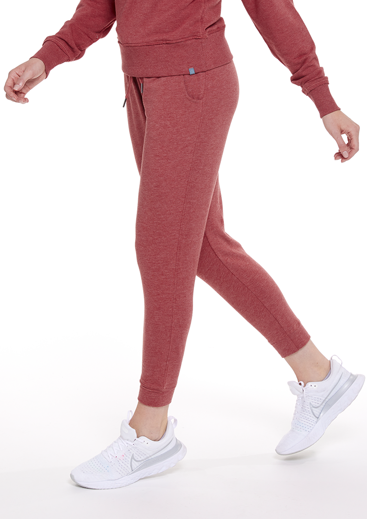 Varsity Brushed Lightweight Jogger W - tasc Performance (EarthRedHeather)